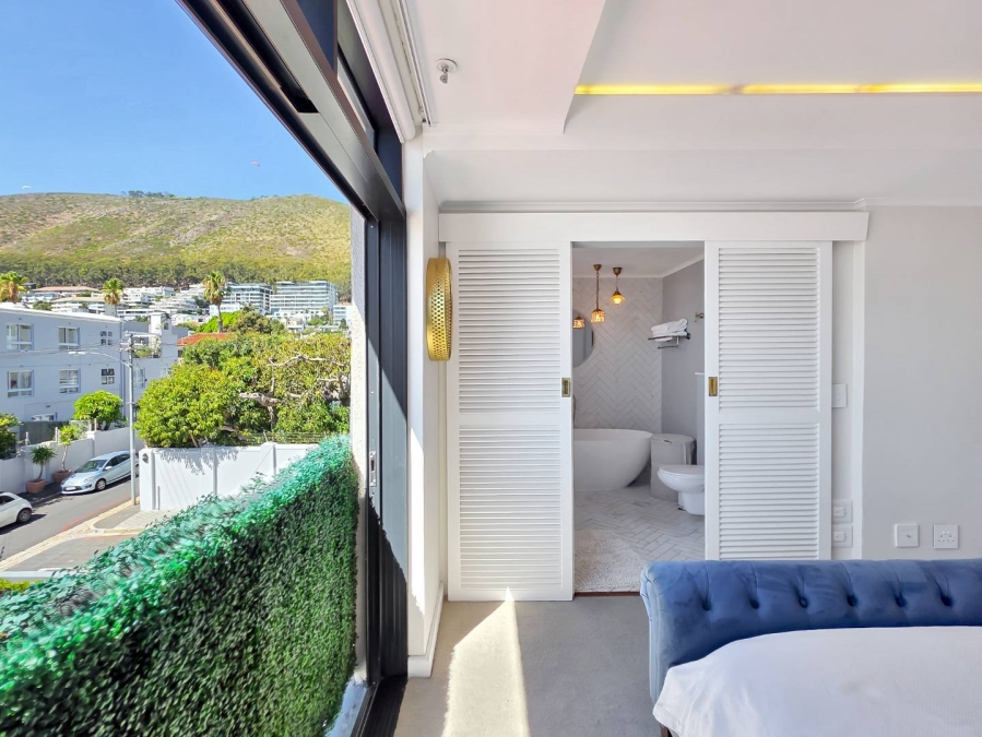 2 Bedroom Property for Sale in Sea Point Western Cape